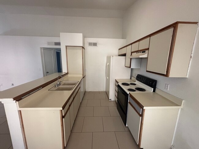 Photo - 1670 W Park Wood Ln Unit 1670