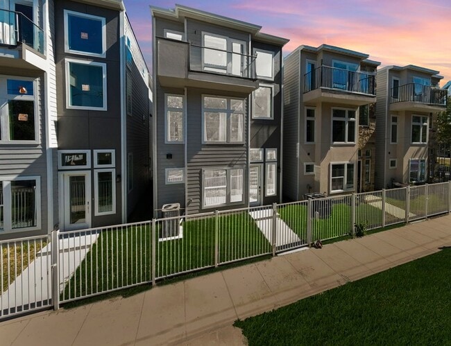 Building Photo - 4017 Ward St