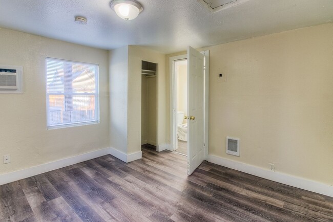 Photo - 411 S Naches Ave Unit 3