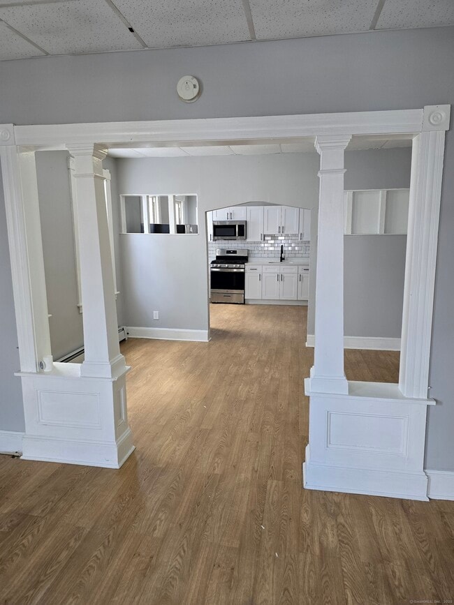 Photo - 203 Alder St Unidad 1st floor