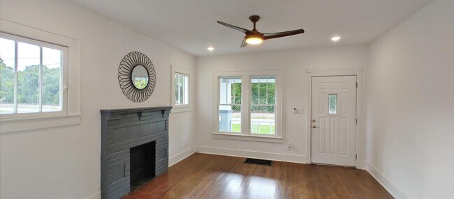 Photo - Adorable Red Bank Home!