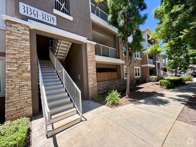 Building Photo - Upgraded 1BD/1BA Condo in Gated Temecula C...