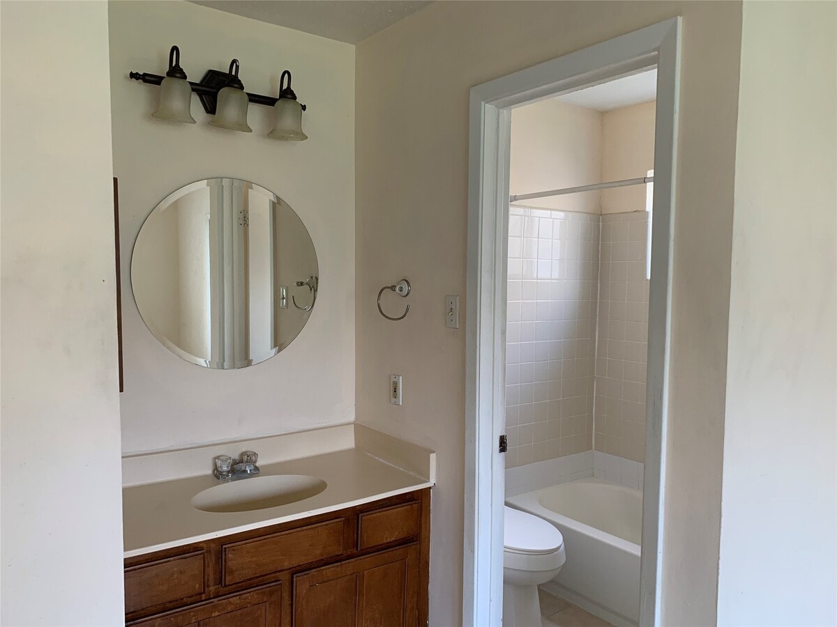 Photo - 7223 Sharpsburg Dr