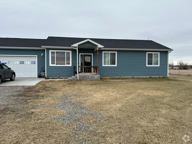 Building Photo - Enjoy space & countryside with this 3 bed ... Rental