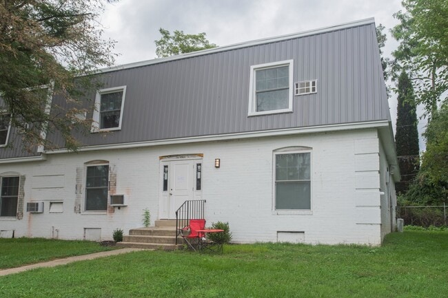 Building Photo - 2130 Grafton Dr Unit 23
