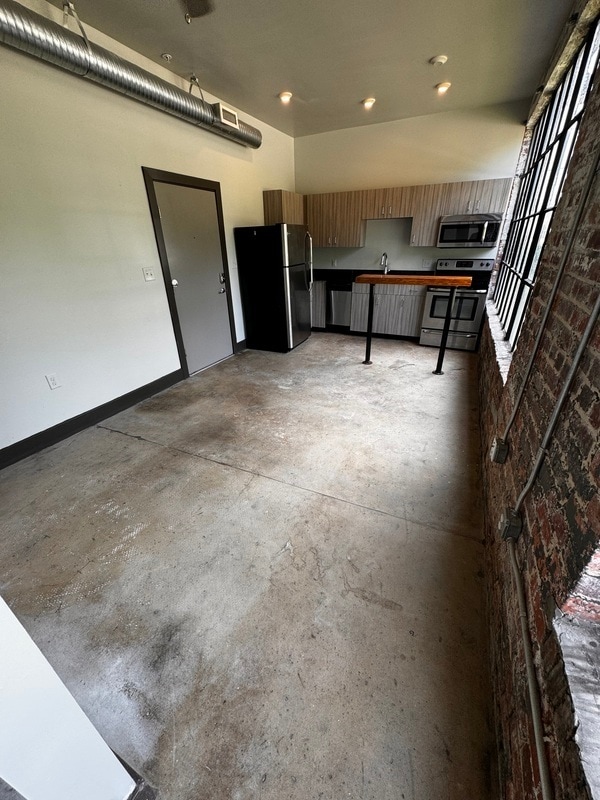 Building Photo - 123 Pine St Unit 1 bedroom