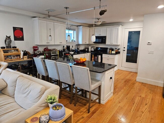 Building Photo - NO FEE!!  GORGEOUS LOWER ALLSTON 5 BED/3 BATH WITH A/C, WASHER/DRYER, PARKING