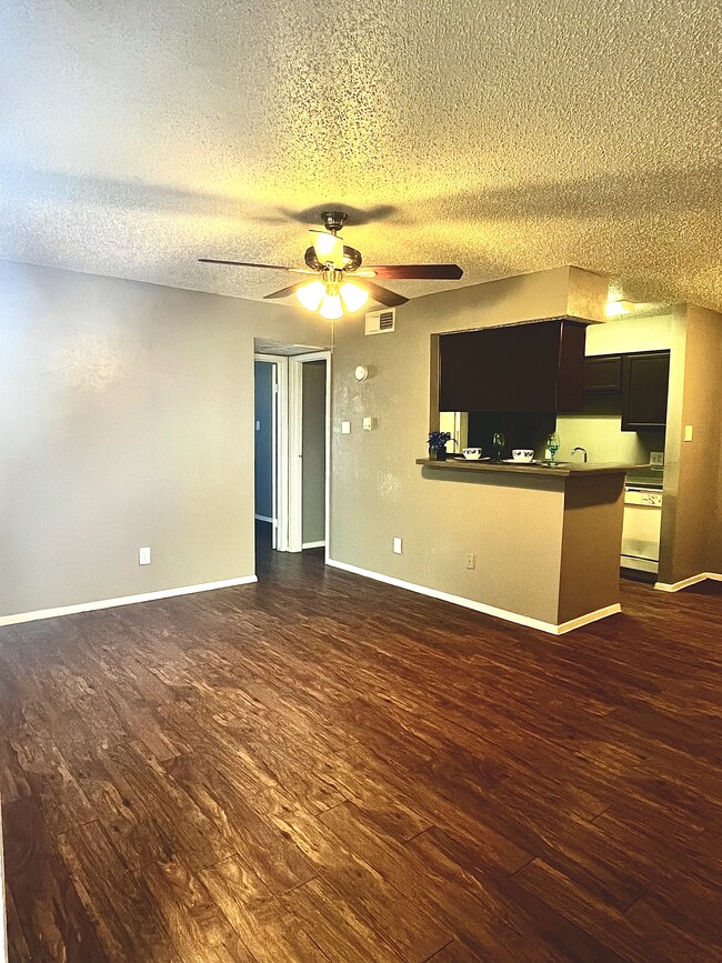 Ashleye Village Apartments Lake Dallas, TX