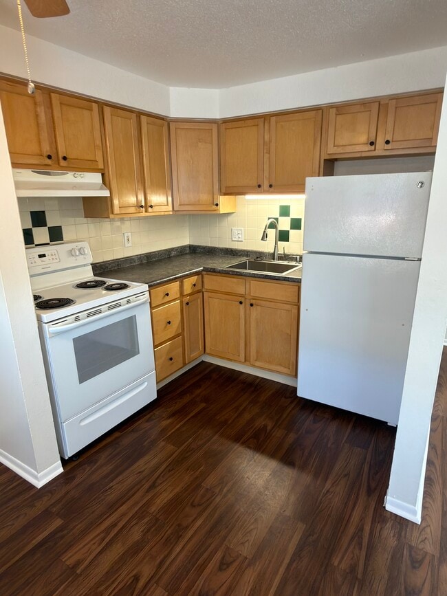 Photo - 2330 S University Blvd