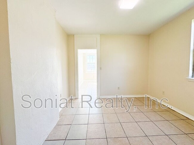 Photo - 2215 N Galvez St
