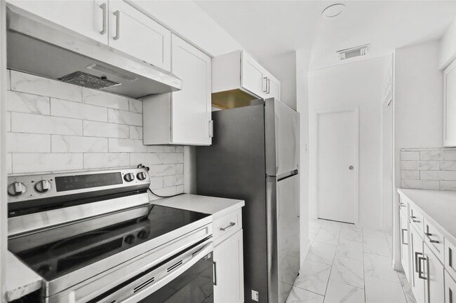 Photo - 2409 Bering Dr Unidad 4