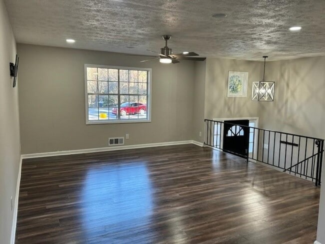 Photo - 2794 Nathan Ct SW