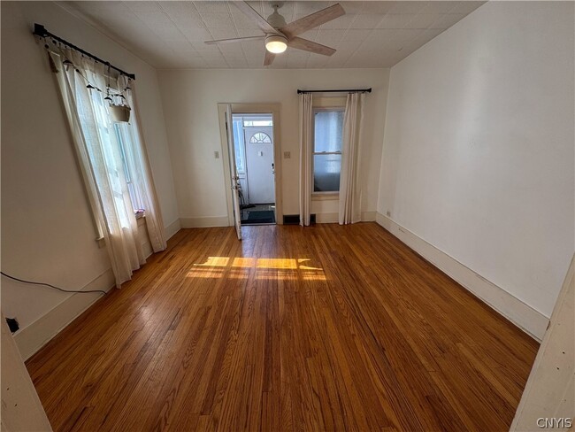 Photo - 220 Delhi St