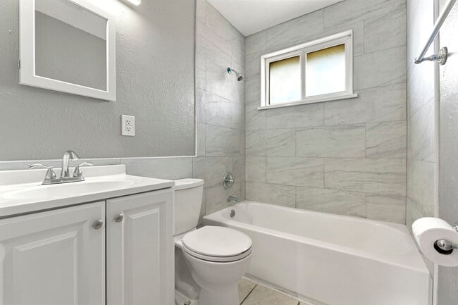 bathroom - 5715 E 62nd Ave Apartments