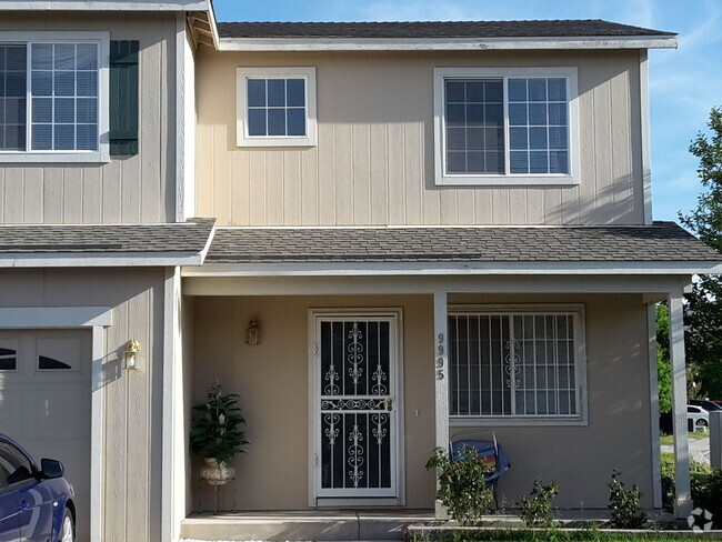 Building Photo - 3 bedroom 2 1/2 bath, 2 story home in Stead