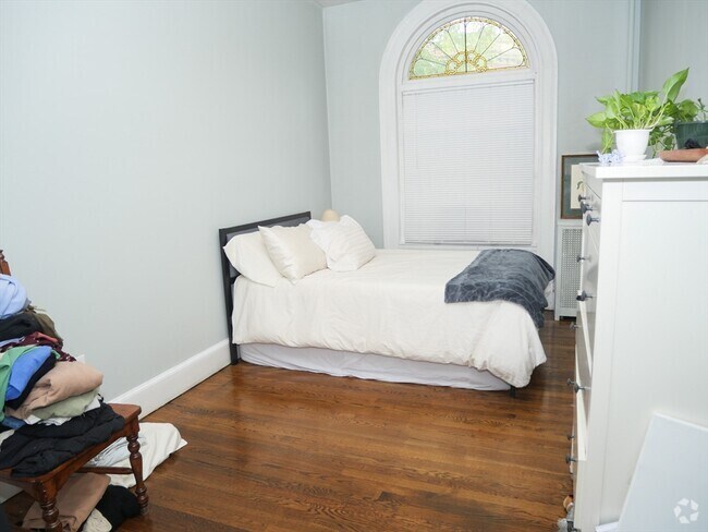 Building Photo - 45 Carlton St Unit 3 Rental