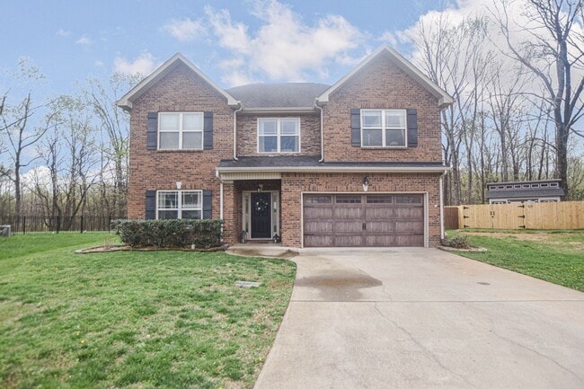 Building Photo - Pet Friendly Four Bedroom!