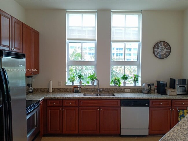 Photo - 3001 NE 185th St Unidad 311