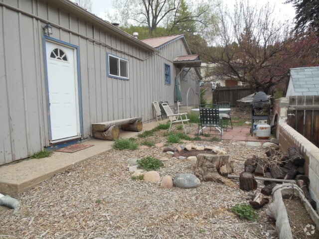 Building Photo - 955 East 6th Avenue Unit B Rental