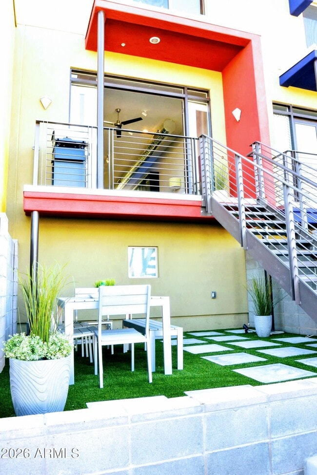 Photo - 516 E Ames Pl