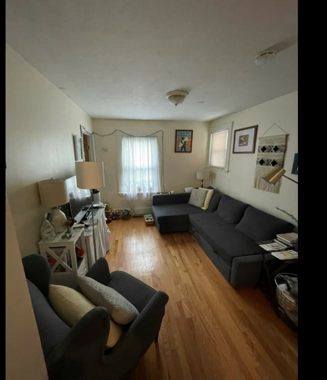 19 Bay St