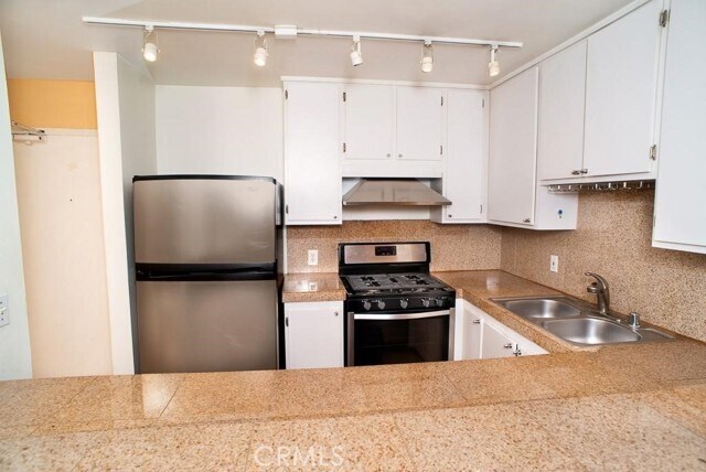 Photo - 1940 Highland Ave