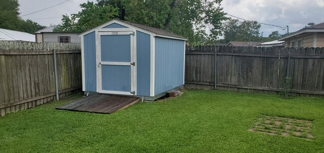 Photo - 4805 Lawndale Ave