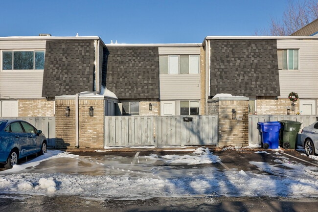 Building Photo - 1622 Claudia Dr