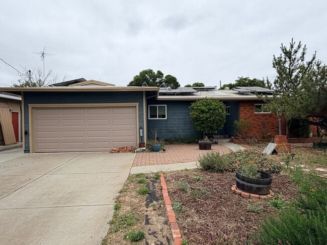 Building Photo - 3bd/2ba Home with Solar Panels in San Jose - Coming Soon!
