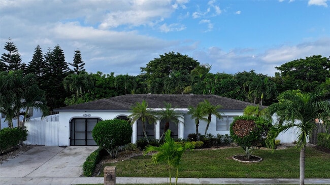 Photo - 4549 Baldric St