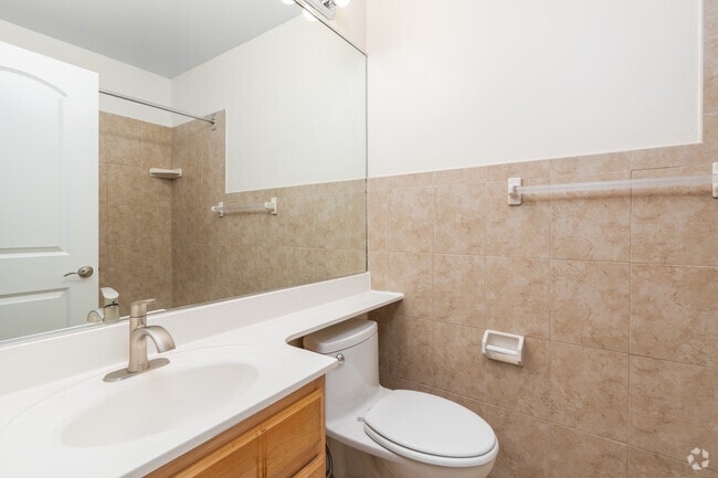 2BR, 1BA - 750SF - Bathroom
