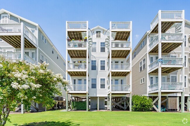 Building Photo - Live on the Island with a View of the Ocean Rental