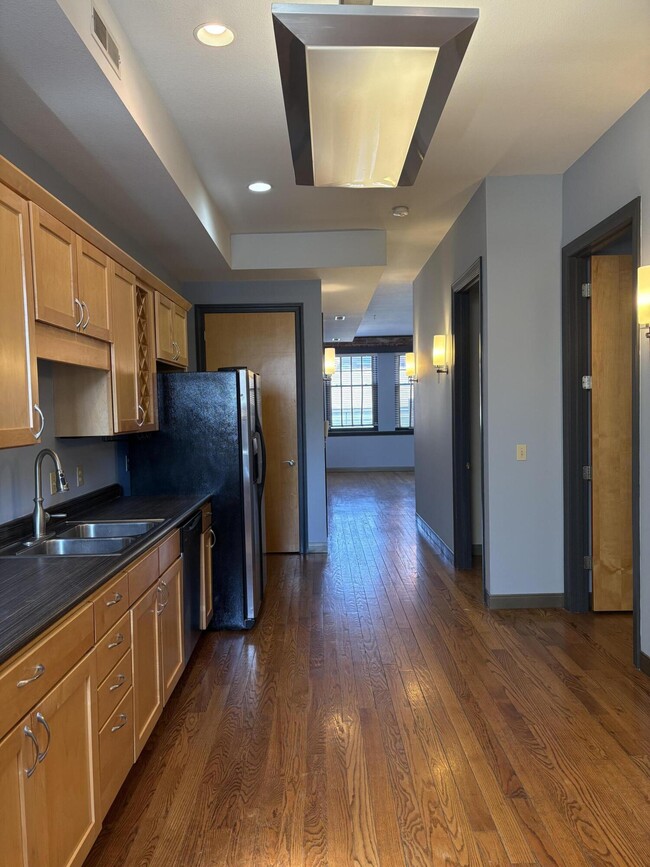 Photo - 1106 E Broadway