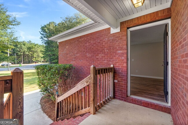 100 Bluebird Ln