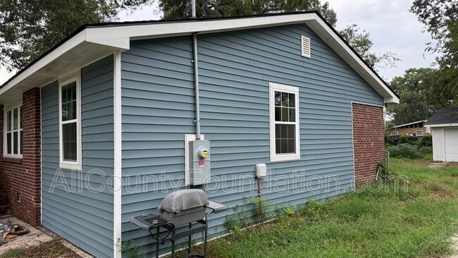 Photo - 212 Ellen St