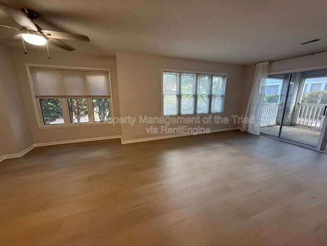 Photo - 201 Oakwood Ct