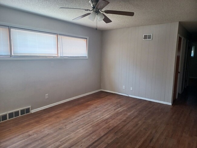 Photo - Lovely 3 bedroom / 1 bath home on Northwest side