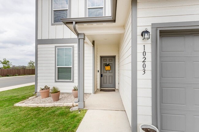 Photo - Move-In Ready 4BR Home Near Randolph AFB - Realtor Commission: $500