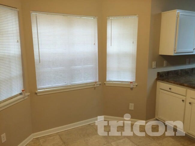 8437 Glenwoods Dr