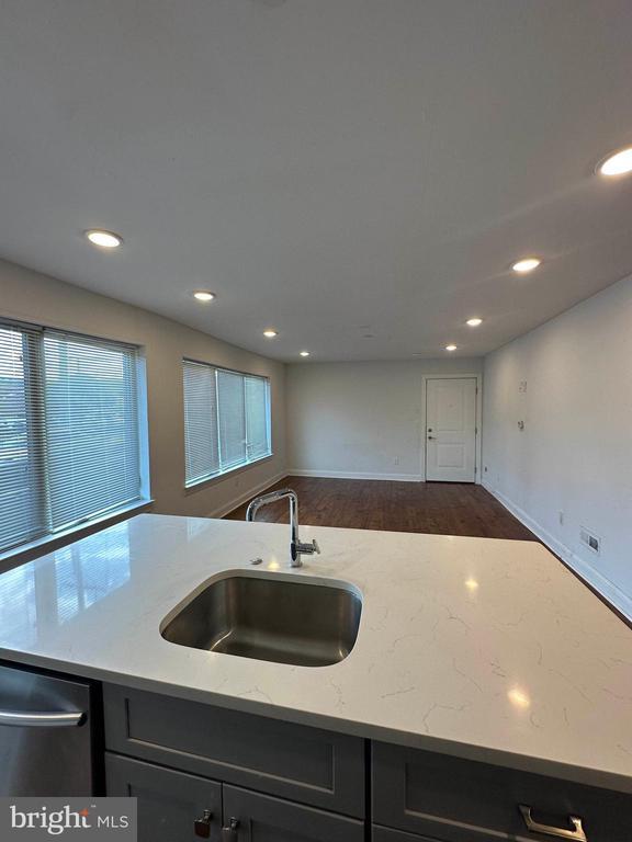 Building Photo - 41 W Wildey St Unit 1