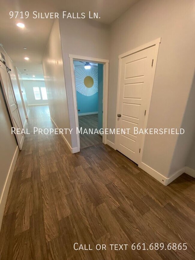 Photo - 9719 Silver Falls Ln