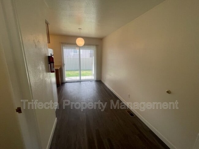 Photo - 2121 35th Ave