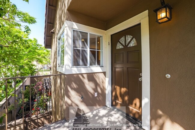 Photo - Charming end-unit home in Anaheim