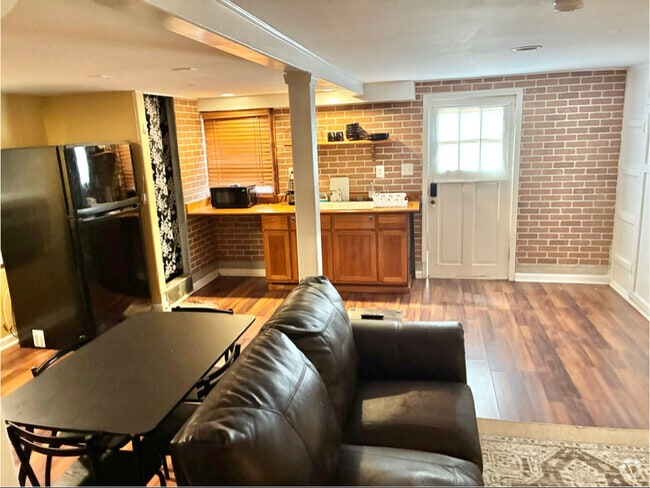 Building Photo - 724 Evelina St Rental
