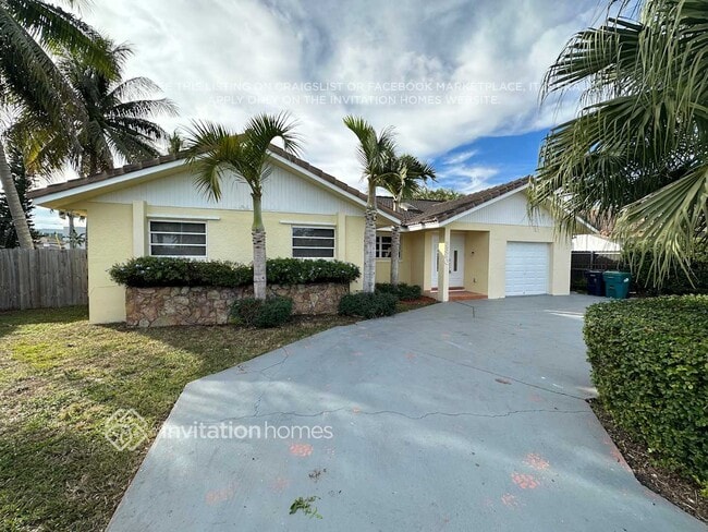 Building Photo - 3380 SW 139th Ave