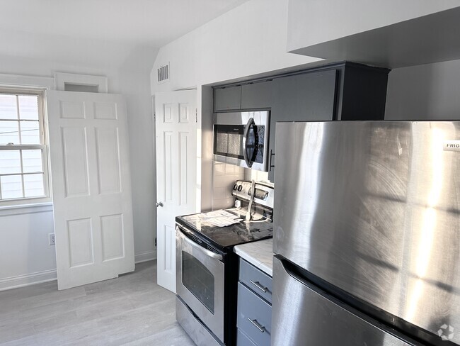 Building Photo - 4453 N Marlborough Dr Unit 4453 Luxury Rental