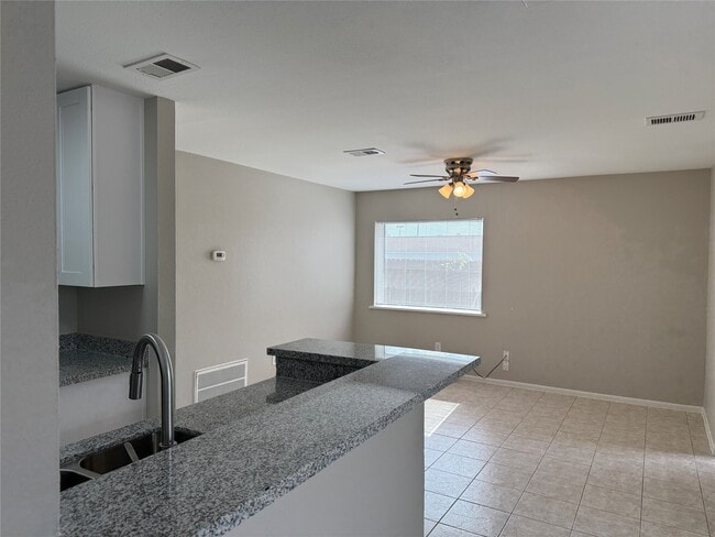 Photo - 13902 Buckingham Dr Unidad B
