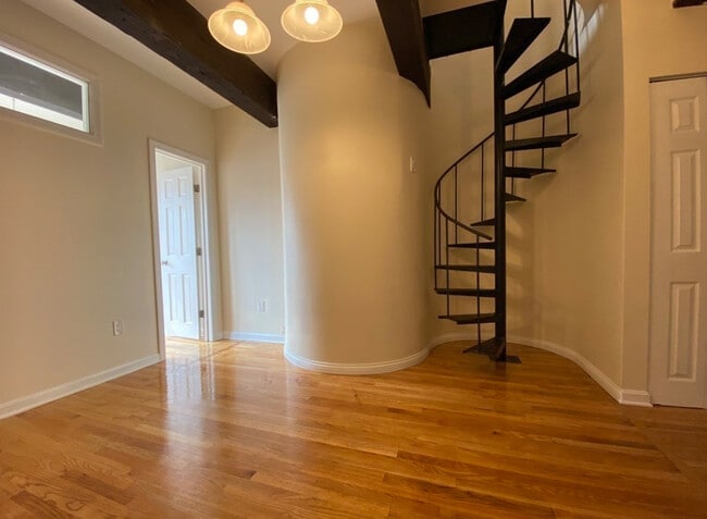 Photo - 2 Harvard Sq Unit 4