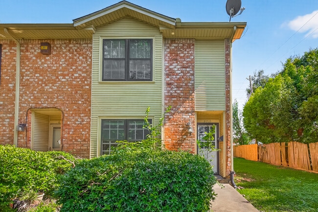 Building Photo - 6710 Biggs Ct Rental