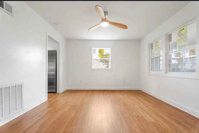 907 Central Ave